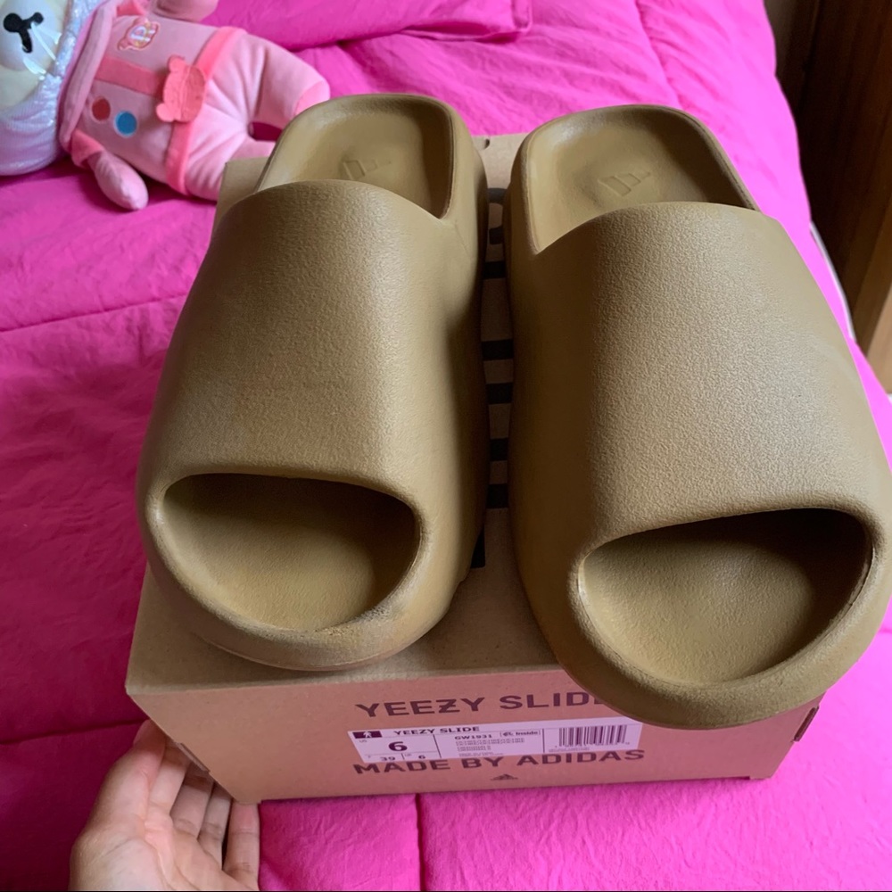 SOLD ON MY DEPOP ochre yeezy slides